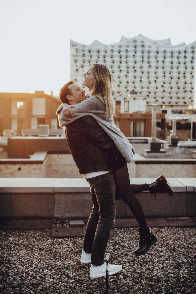 Engagement-Verlobungs-Shooting-Hamburg-HafenCity-Elphi