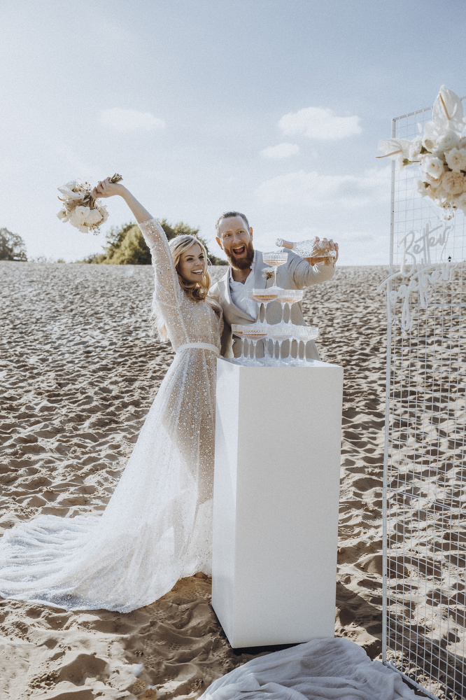 Hochzeit-Glitter-Beach-Vibe-Strandhochzeit-Mallorca-am Meer-Bohoo Wedding